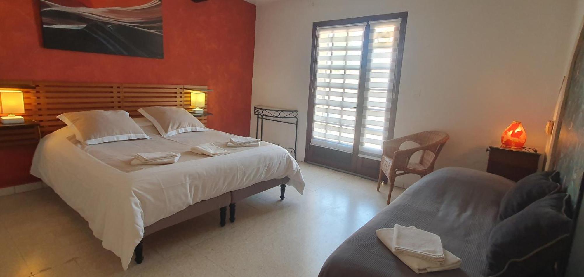 Le Jardin D'Ivana Chambres D'Hotes B&B Avec Piscine Chauffee Oppède Екстериор снимка