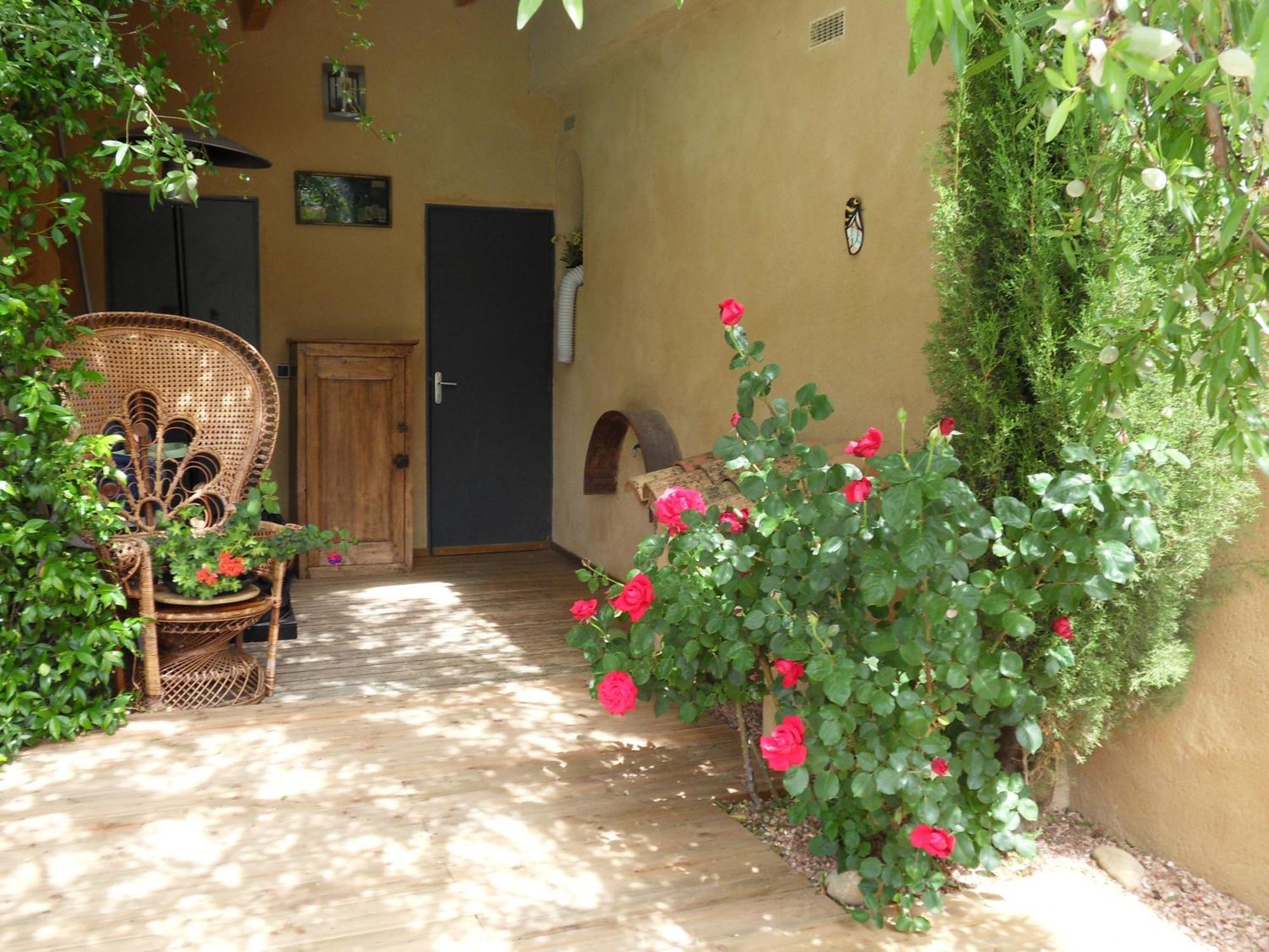 Le Jardin D'Ivana Chambres D'Hotes B&B Avec Piscine Chauffee Oppède Екстериор снимка