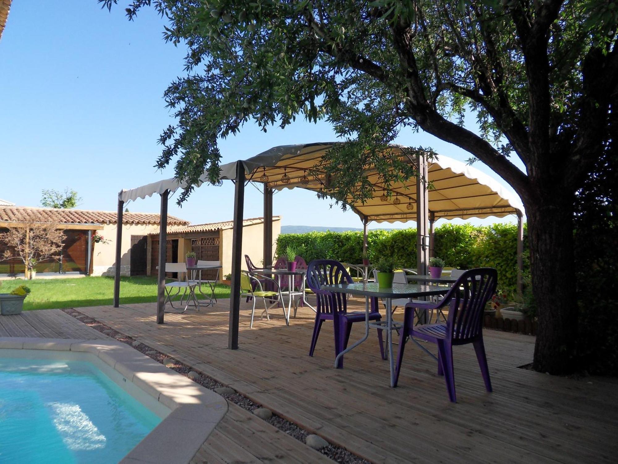 Le Jardin D'Ivana Chambres D'Hotes B&B Avec Piscine Chauffee Oppède Екстериор снимка