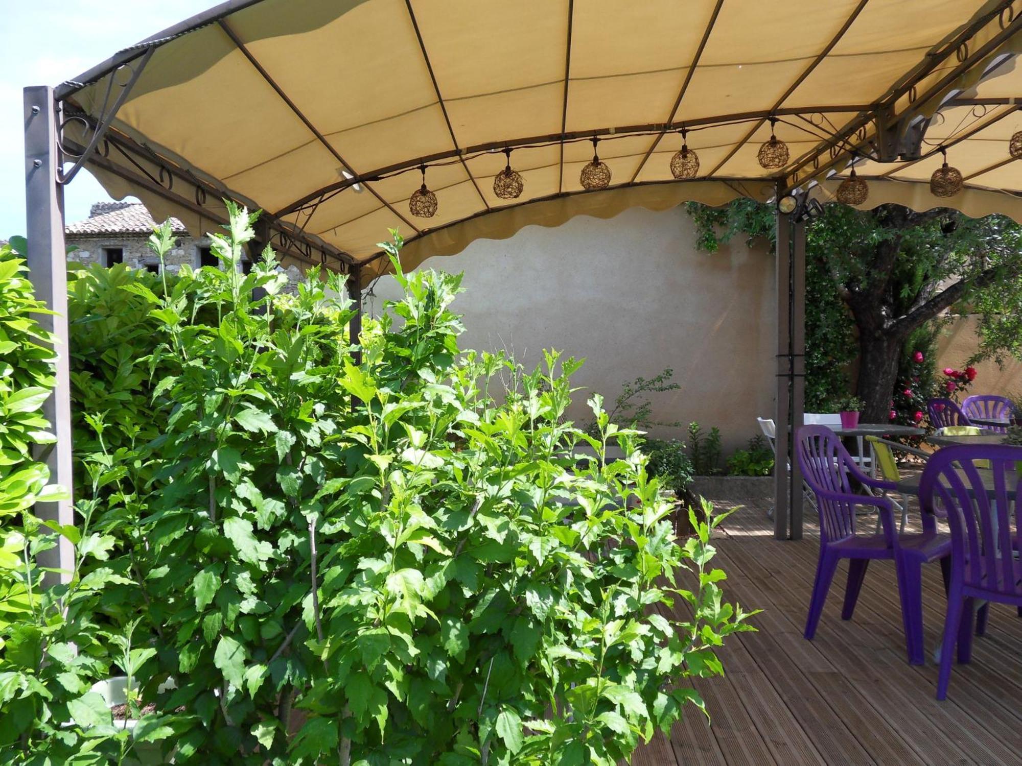 Le Jardin D'Ivana Chambres D'Hotes B&B Avec Piscine Chauffee Oppède Екстериор снимка