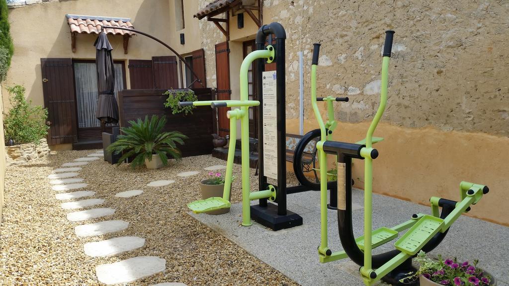 Le Jardin D'Ivana Chambres D'Hotes B&B Avec Piscine Chauffee Oppède Екстериор снимка