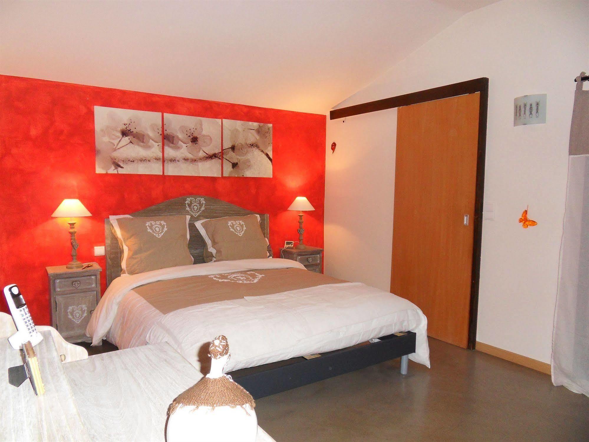 Le Jardin D'Ivana Chambres D'Hotes B&B Avec Piscine Chauffee Oppède Екстериор снимка